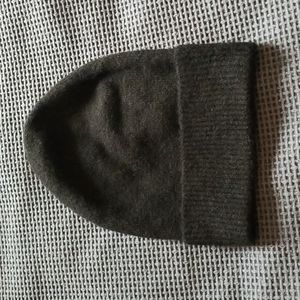 Aritzia Auxiliary Floppy Cuffed hat / toque - black